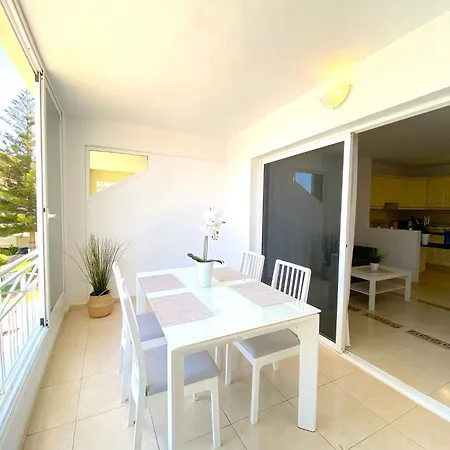 Appartamento In Oasis Del Sur Mit Beheiztem Gemeinsamem Pool By Interhome