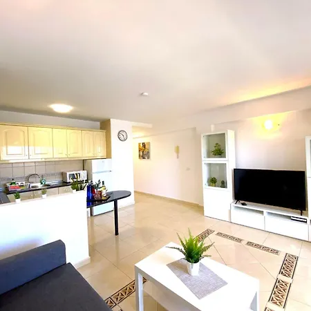 In Oasis Del Sur Mit Beheiztem Gemeinsamem Pool By Interhome San Miguel de Abona