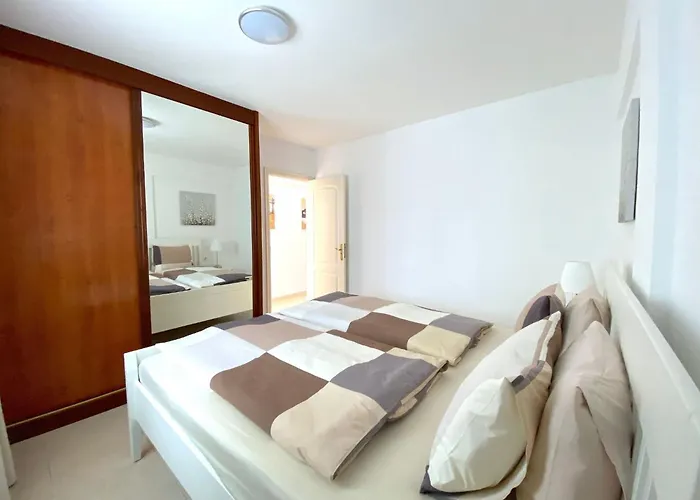 Apartment In Oasis Del Sur Mit Beheiztem Gemeinsamem Pool By Interhome